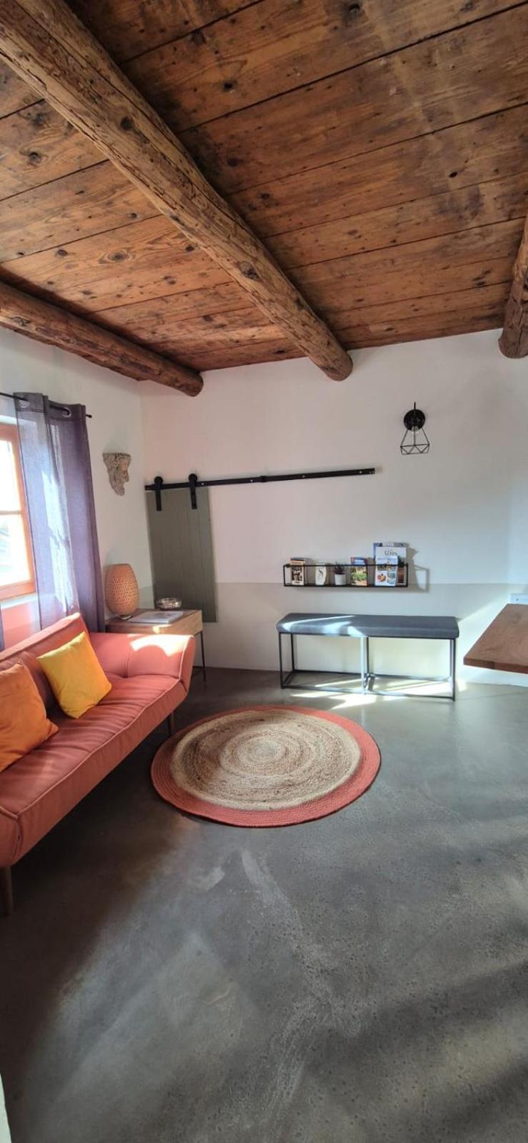 Proche Uzes Le Cocon Du Peintre Anglais Sagriès Exterior foto